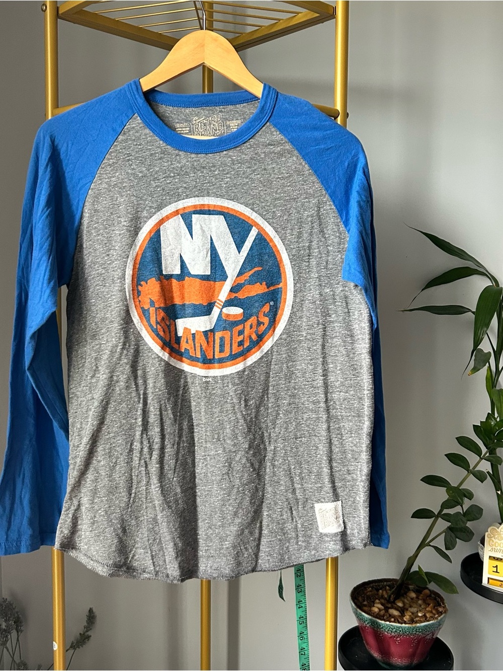 Original Retro Brand Gray Body Blue Raglan Long Sleeve Tee NY Islanders size S